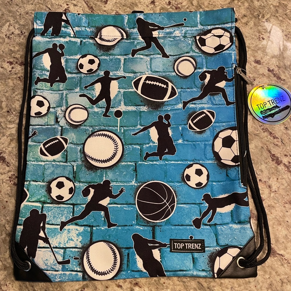 TOP TRENZ BOYS DRAWSTRING BAG SPORTS DESIGN NWT